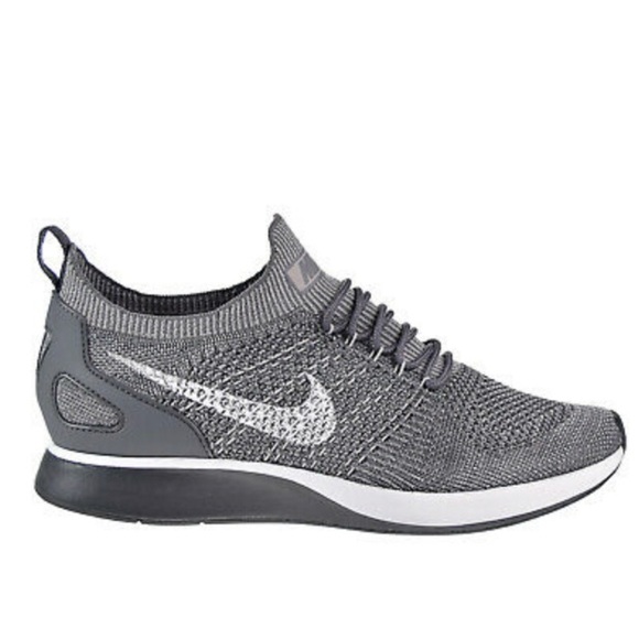 nike flyknit mariah mens
